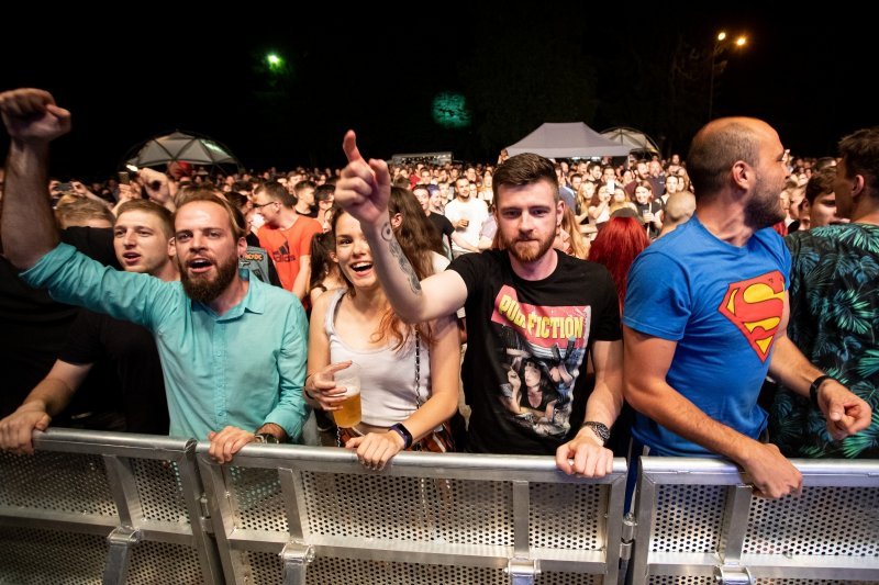 Hladno pivo nastupili na drugom danu Pine festa