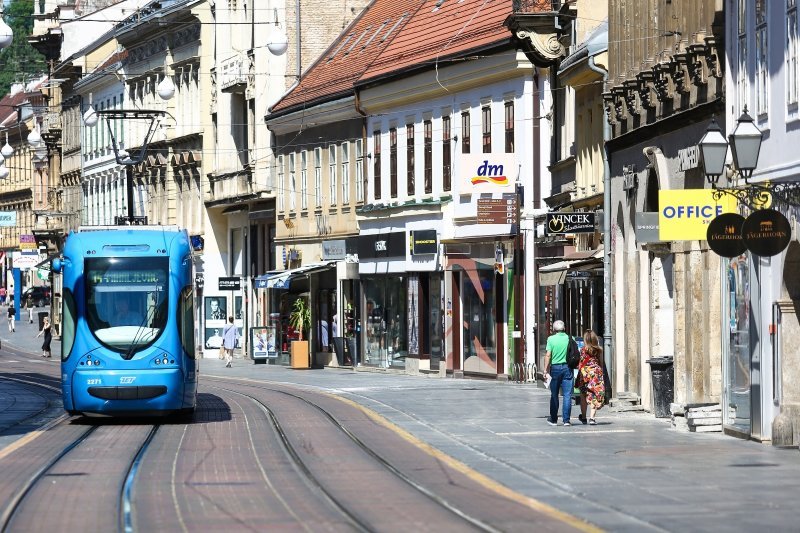 Zagreb: Građani iskoristili Tijelovo za produženi vikend izvan grada