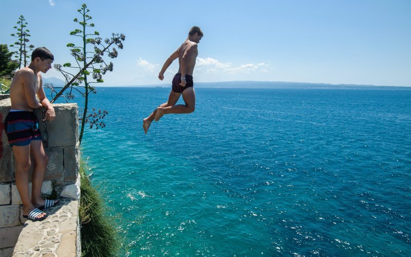 Split: Skokovi u more sa Sustipanskih litica