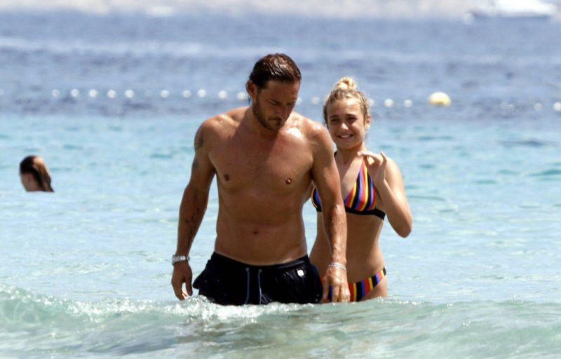 Francesco Totti i kćer Chanel na plaži