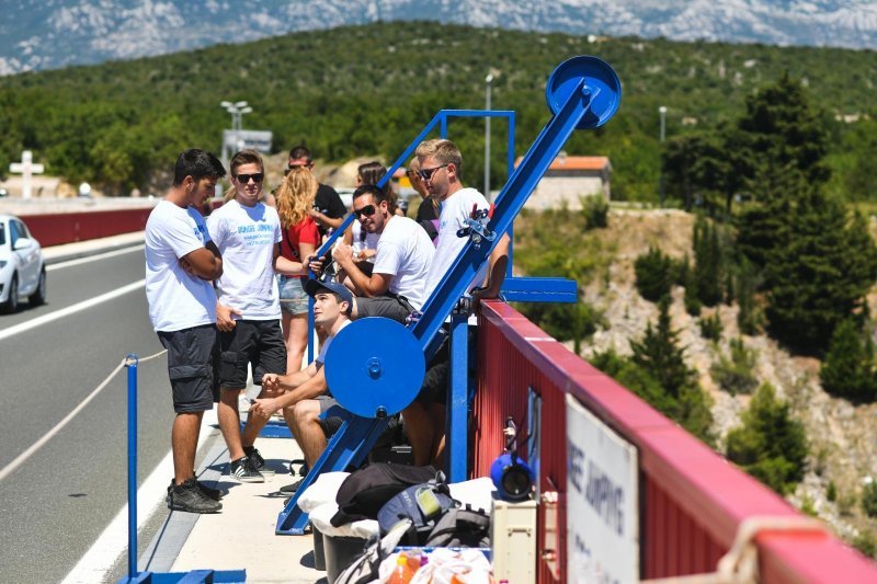 Maslenica: Otvorenje sezone bungee jumpinga s Masleničkog mosta