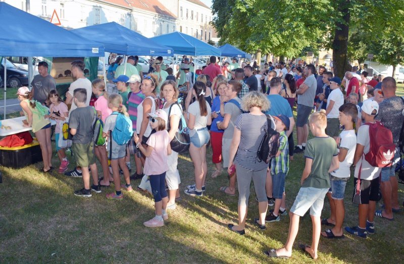 Sisak: Teksaški karneval na šetnici Slave Striegla privukao brojne Siščane