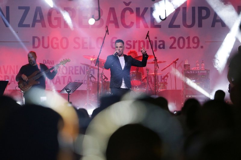 Dugo Selo: Ivan Zak održao koncert na Danu Zagrebačke županije
