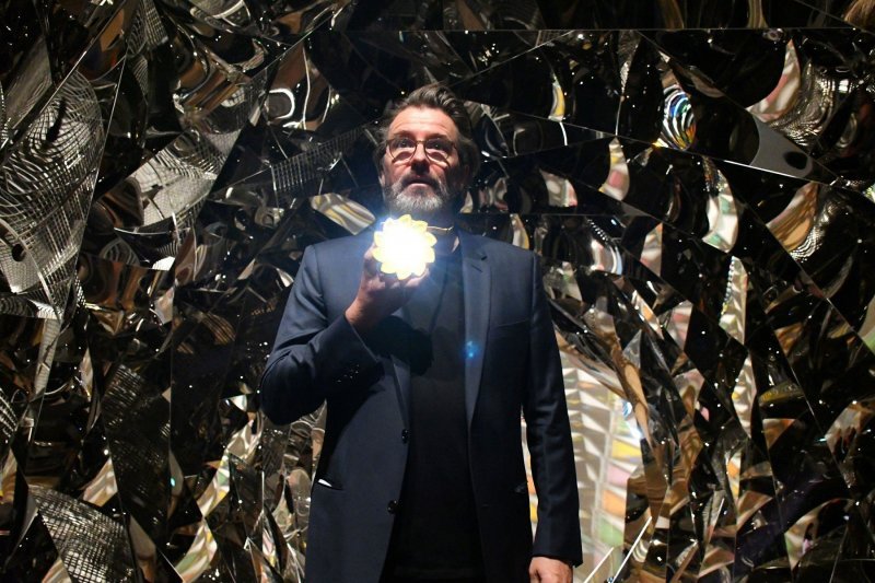 Olafur Eliasson u postavu izložbe