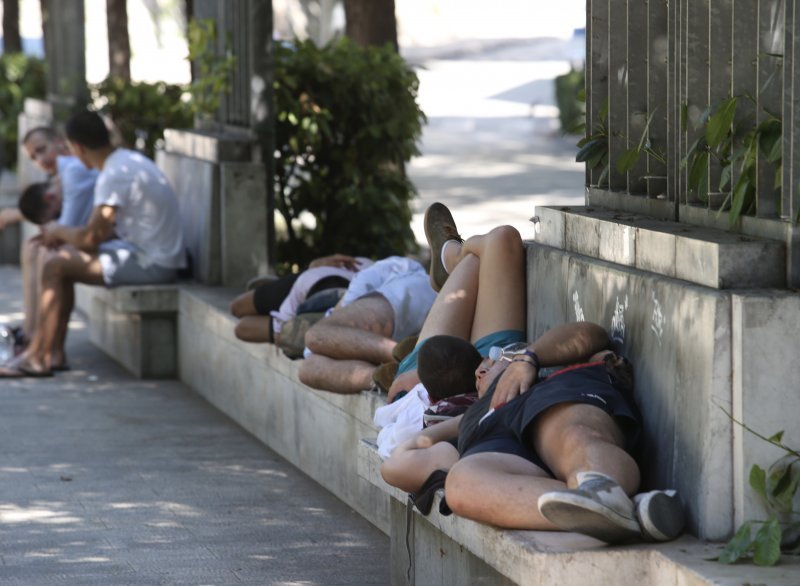 Split: Turisti i građani osvježenje potražili u hladu i na fontanama