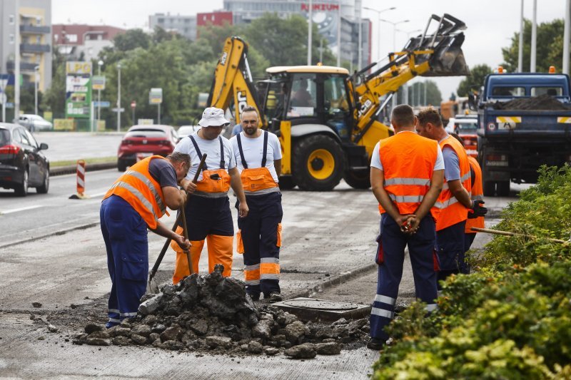 Radovi na južnom kolniku Zagrebačke avenije u smjeru grada