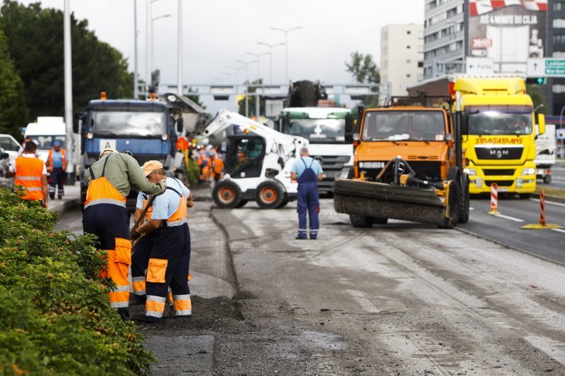 Radovi na južnom kolniku Zagrebačke avenije u smjeru grada