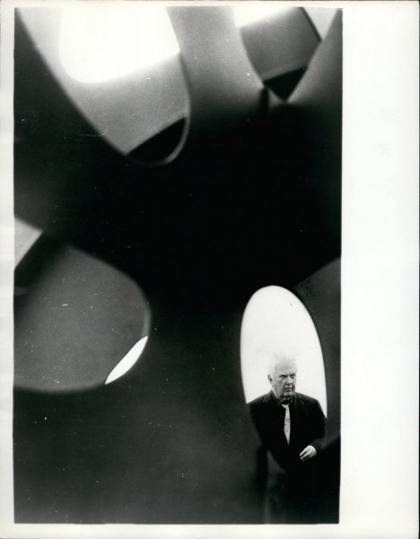 Alexander Calder 1972.