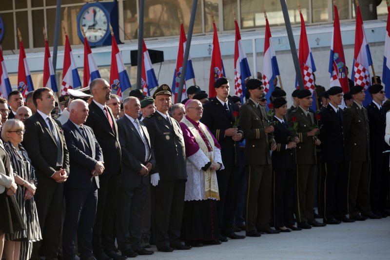 Na Trgu Oluje održana svečanost obilježavanja Dana pobjede i domovinske zahvalnosti