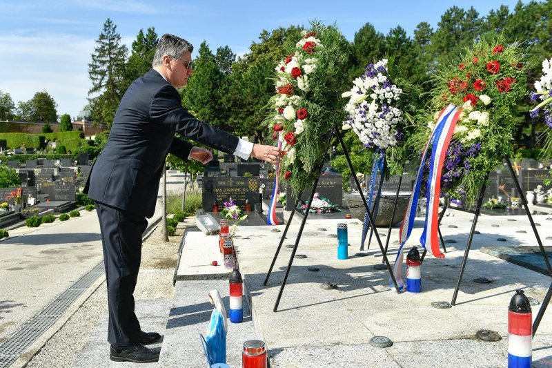 Zoran Milanović položio vijence podovom Dana pobjede