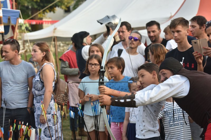 Svetvinčenat: Viteške borbe na Srednjovjekovnom festivalu oduševile posjetitelje