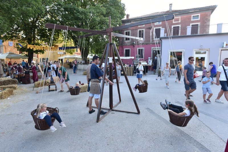 Svetvinčenat: Viteške borbe na Srednjovjekovnom festivalu oduševile posjetitelje