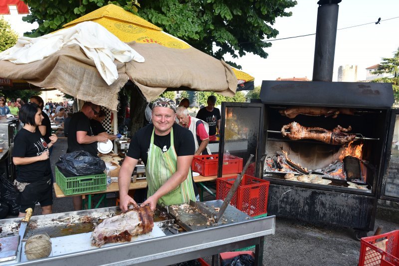 Svetvinčenat: Viteške borbe na Srednjovjekovnom festivalu oduševile posjetitelje