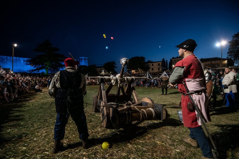 Svetvinčenat: Viteške borbe na Srednjovjekovnom festivalu oduševile posjetitelje (1)