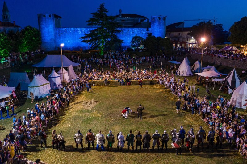 Svetvinčenat: Viteške borbe na Srednjovjekovnom festivalu oduševile posjetitelje (1)