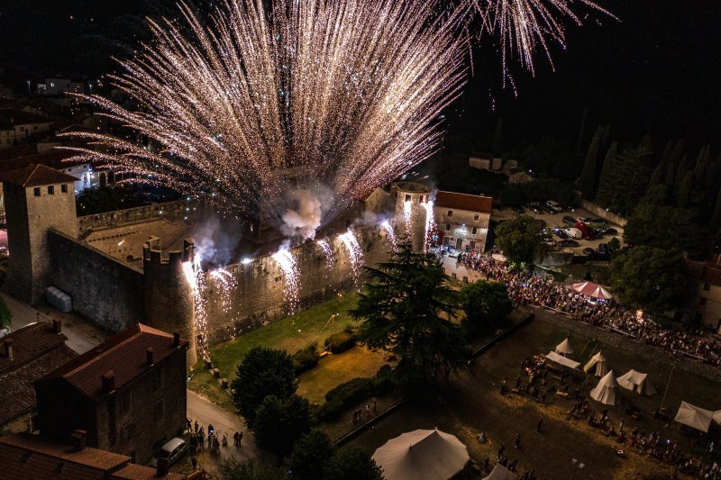 Svetvinčenat: Viteške borbe na Srednjovjekovnom festivalu oduševile posjetitelje (1)