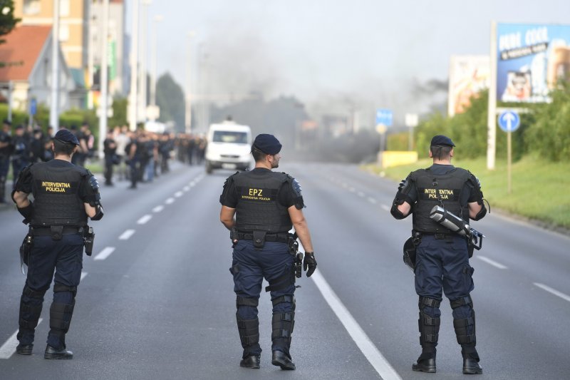 Policija dočekuje navijače