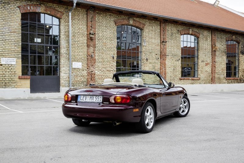 Mazda MX-5 druga generacija (1998.-2005.)