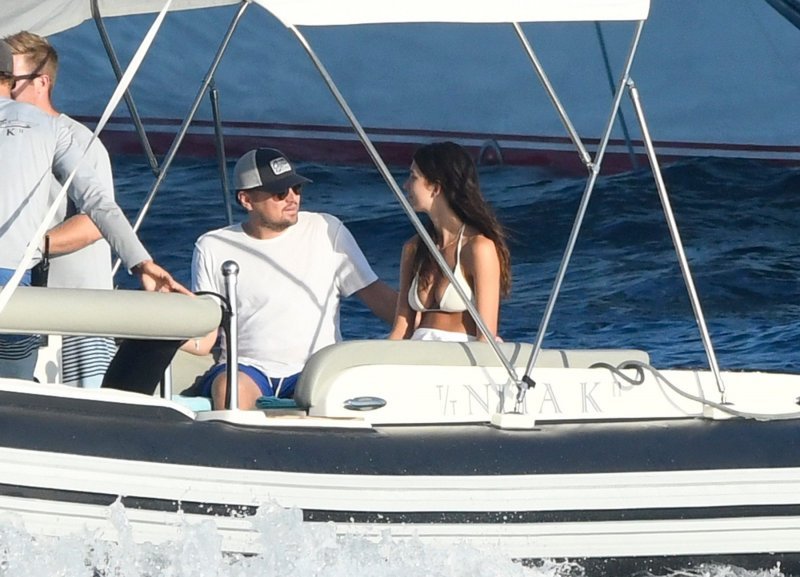 Leonardo DiCaprio i Camila Morrone krstare obalom sa Seanom Pennom i njegovom novom djevojkom Leilom George