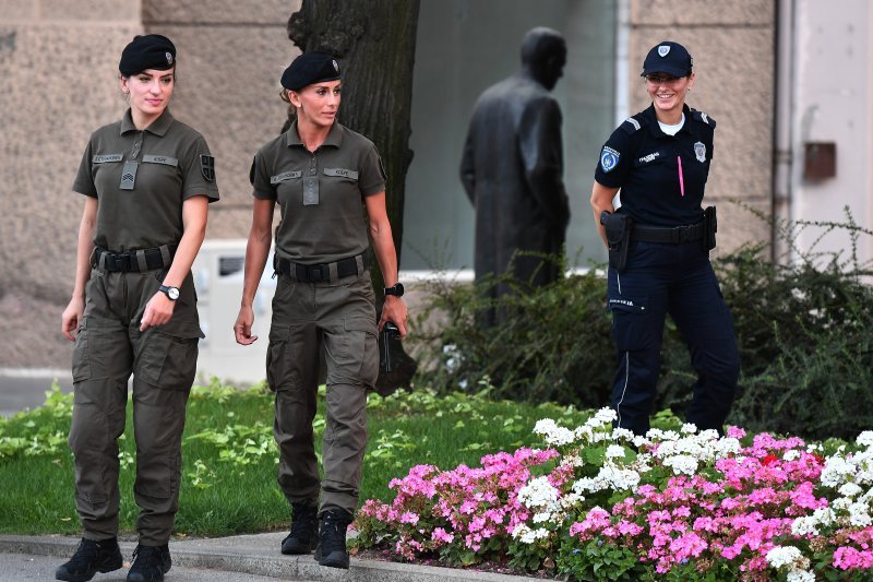 Pripadnice srpske vojne policije Kobre