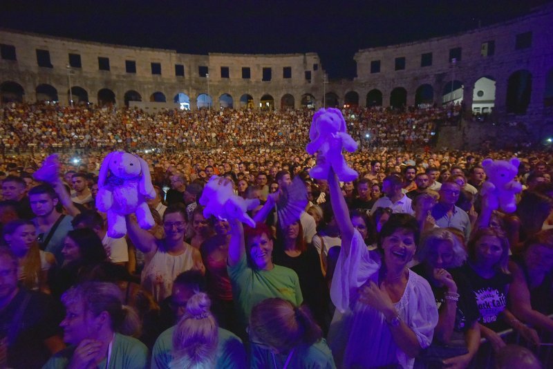 Đorđe Balašević održao koncert u prepunoj pulskoj Areni