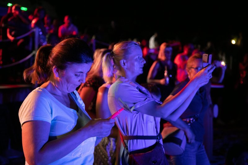 Dubrovnik: Koncert Hari Mata Harija na plaži Banje