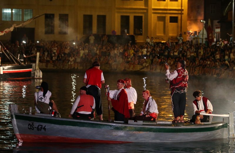 Rekonstrukcija gusarske bitke iz 13. stoljeća oduševila posjetitelje Omiša