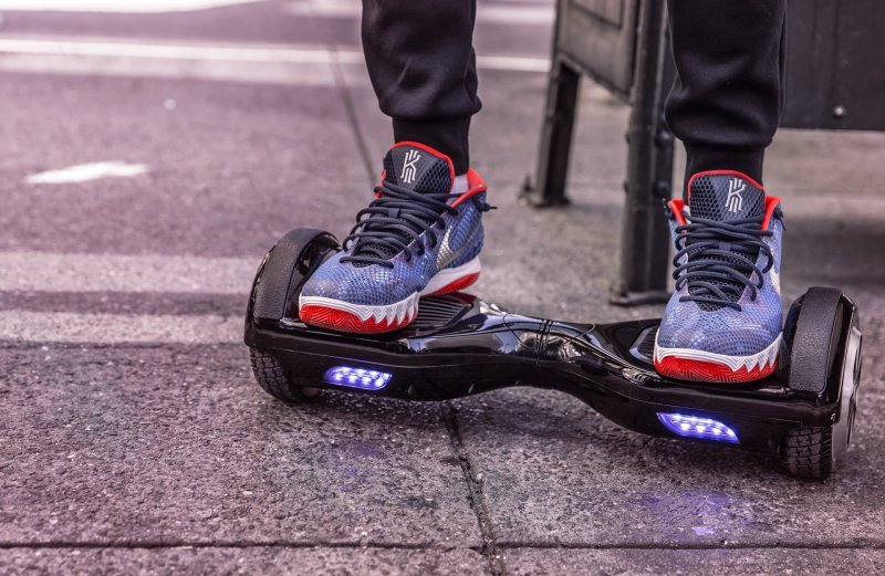 Hoverboard (2016.)