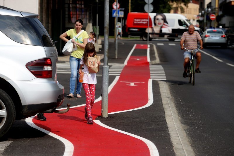 U Aninoj ulici iscrtana neobična biciklistička staza