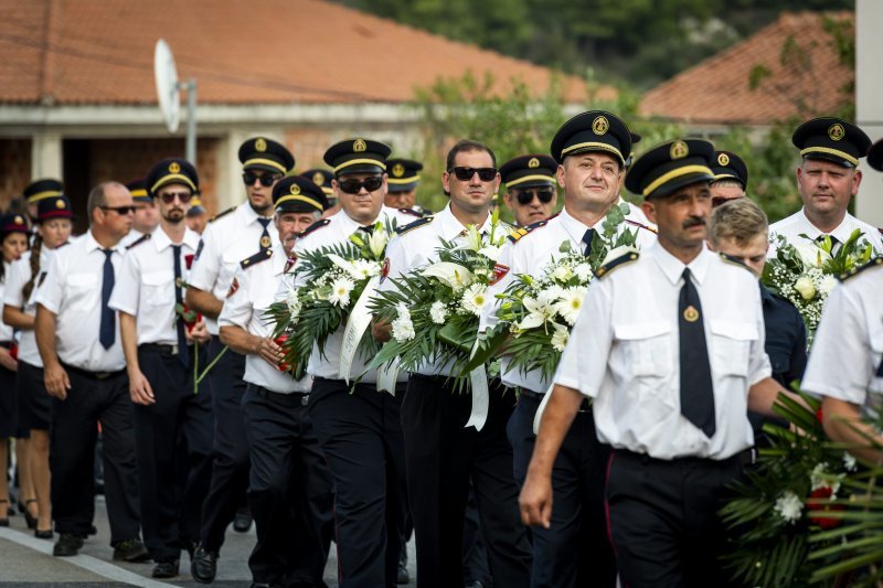 Mimohod sjećanja u Tisnom