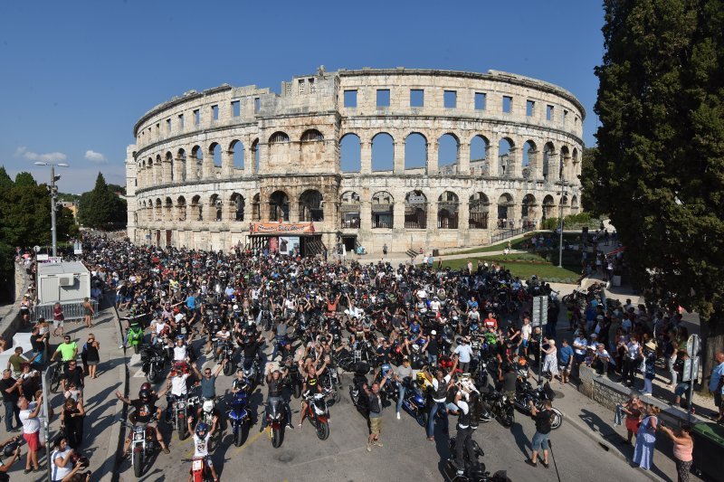 Pula: Tisuće motorista sudjelovalo u defileu povodom 25. godišnjice Croatia Bike Weeka