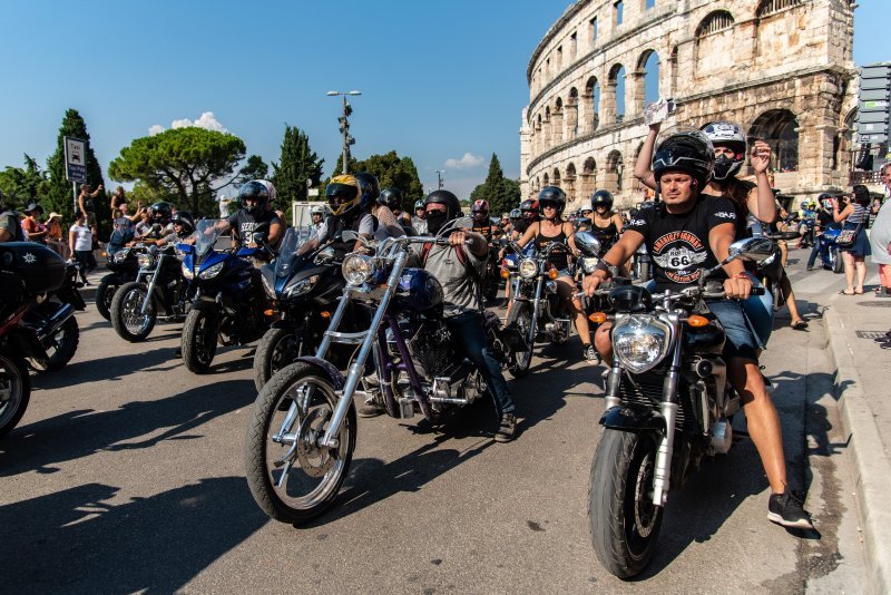 Pula: Tisuće motorista sudjelovalo u defileu povodom 25. godišnjice Croatia Bike Weeka