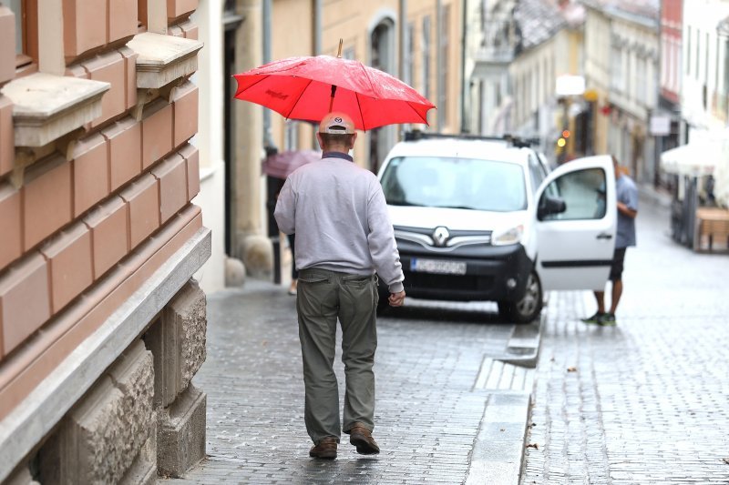Kišno i hladno jutro u Zagrebu