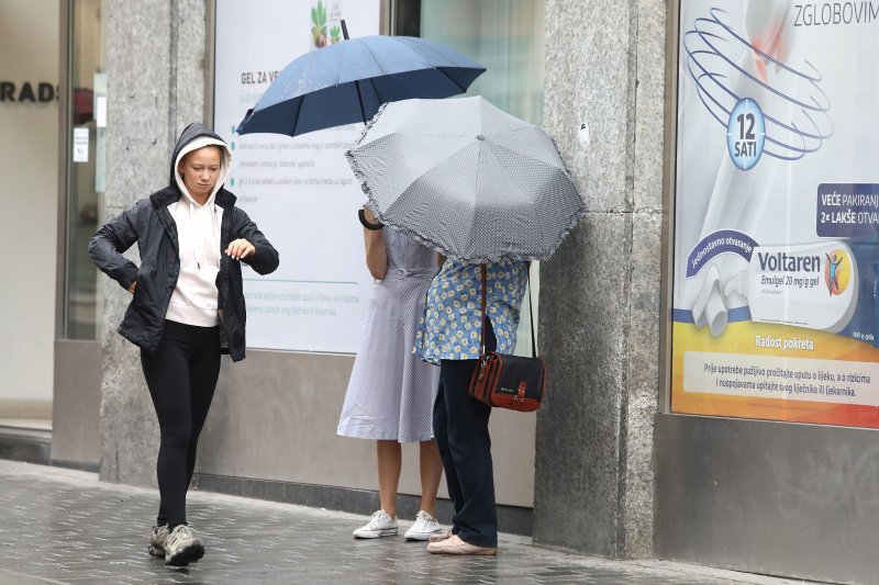 Kišno i hladno jutro u Zagrebu