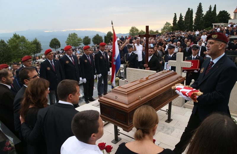 Pogreb Ivice Tolića