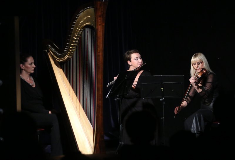 Mirta Balog (violina), Katarina Horvat (flauta) i Doris Karamatić