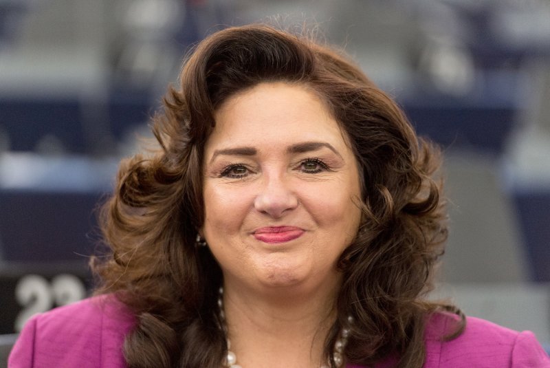 Helena Dalli, Malta: Povjerenica za jednakost