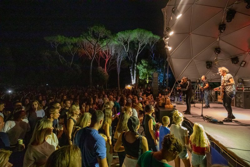 Dubrovnik: Grupa Parni valjak za kraj ljeta u Valamaru održala je koncert