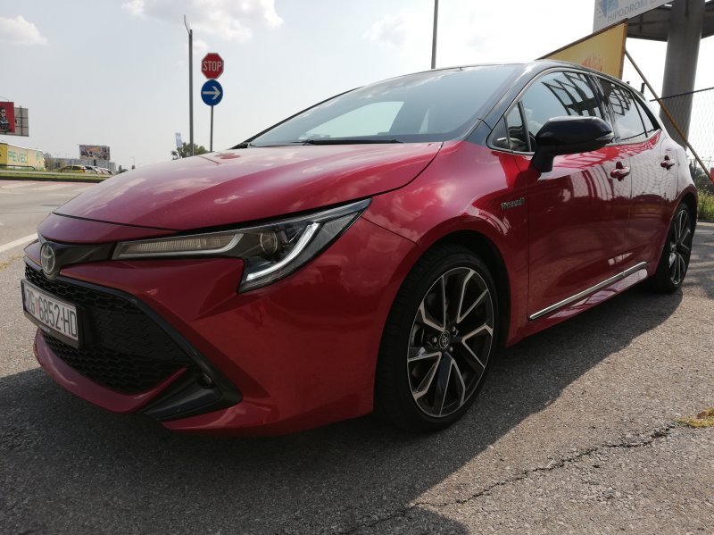 Toyota Corolla Hatchback 2,0 hibrid Sport