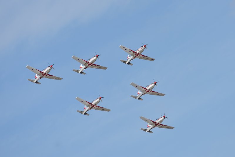 Krila Oluje i Patrouille de France izveli zajednički prelet i trenažne letove