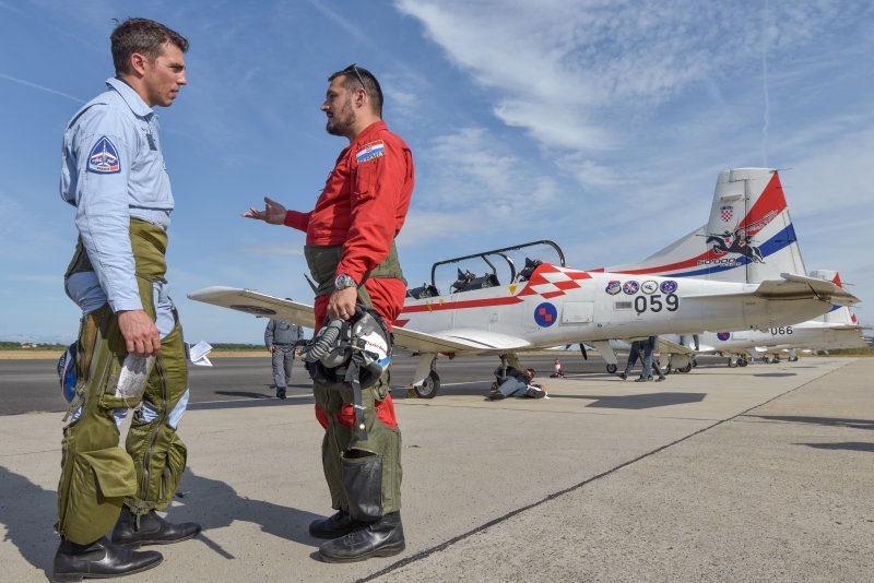 Krila Oluje i Patrouille de France izveli zajednički prelet i trenažne letove