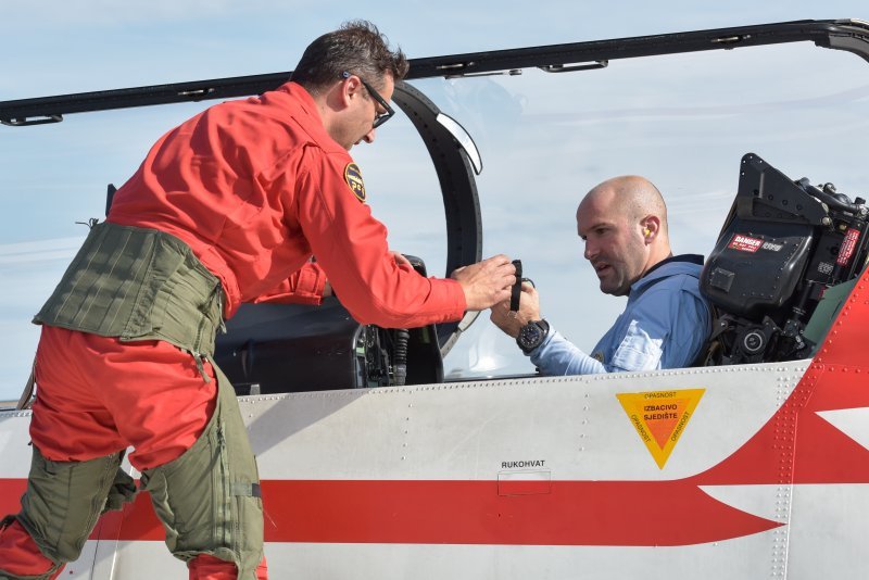 Krila Oluje i Patrouille de France izveli zajednički prelet i trenažne letove