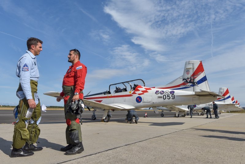 Krila Oluje i Patrouille de France izveli zajednički prelet i trenažne letove