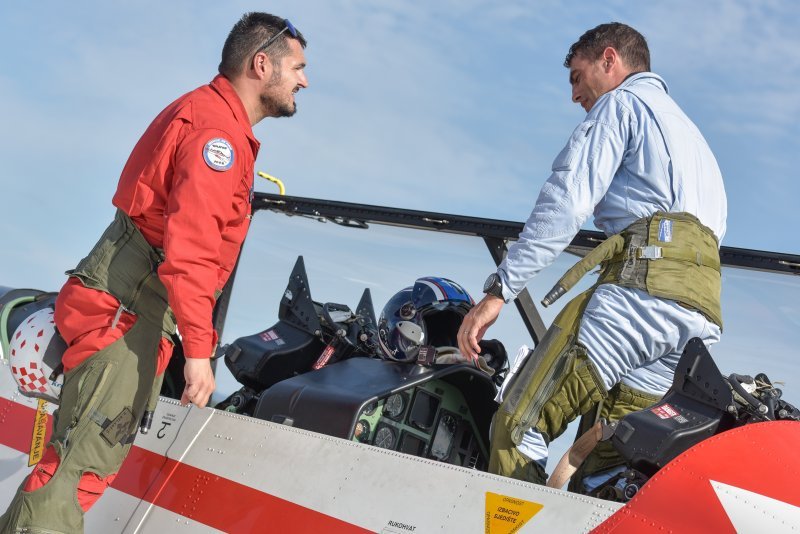 Krila Oluje i Patrouille de France izveli zajednički prelet i trenažne letove