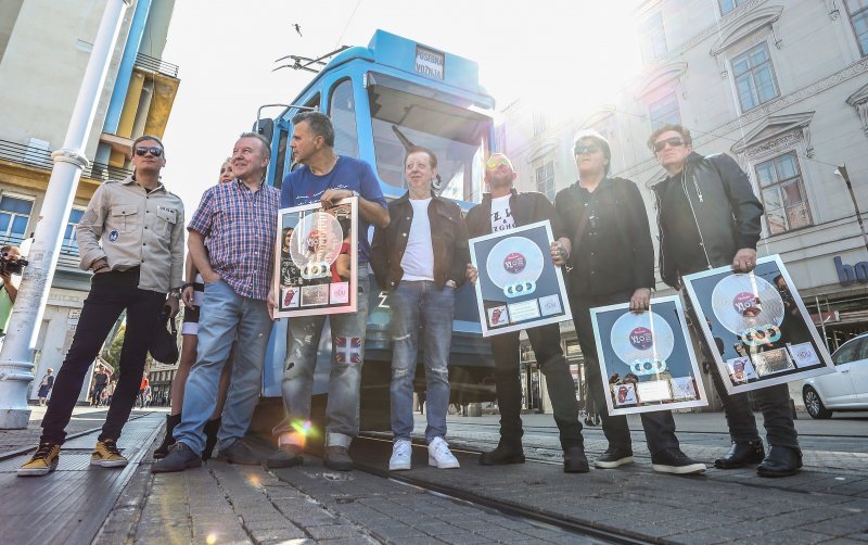 Prljavo kazalište u tramvaju promovirali nadolazeći koncert u zagrebačkoj Areni