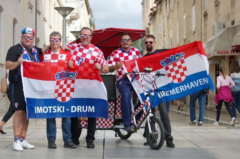 Hrvatski navijači na ulicama Splita