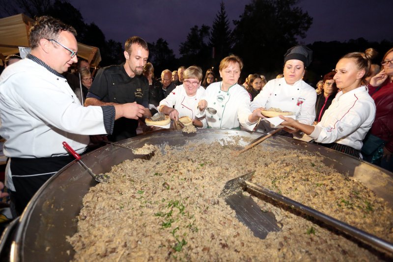 Omlet od 100 kilograma vrganja i tisuću jaja