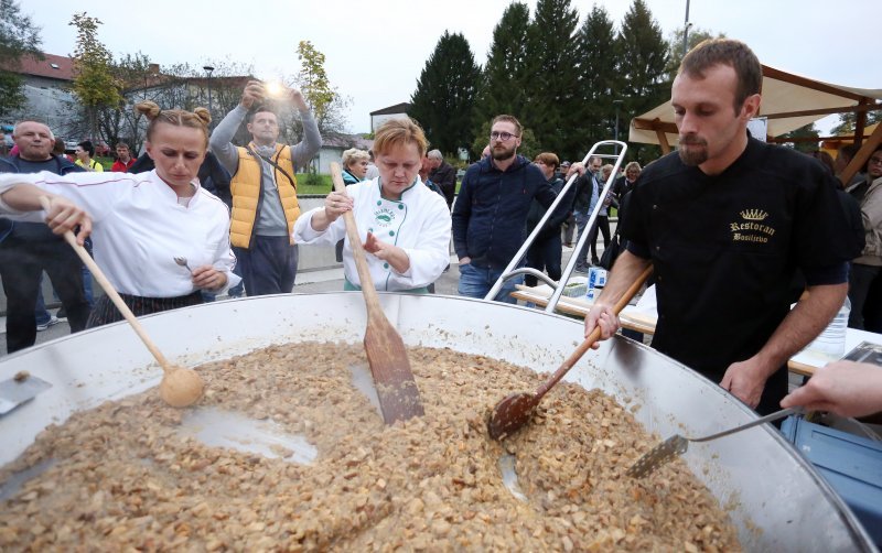 Omlet od 100 kilograma vrganja i tisuću jaja