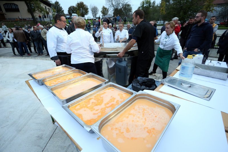 Omlet od 100 kilograma vrganja i tisuću jaja