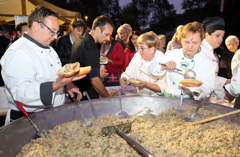 Omlet od 100 kilograma vrganja i tisuću jaja